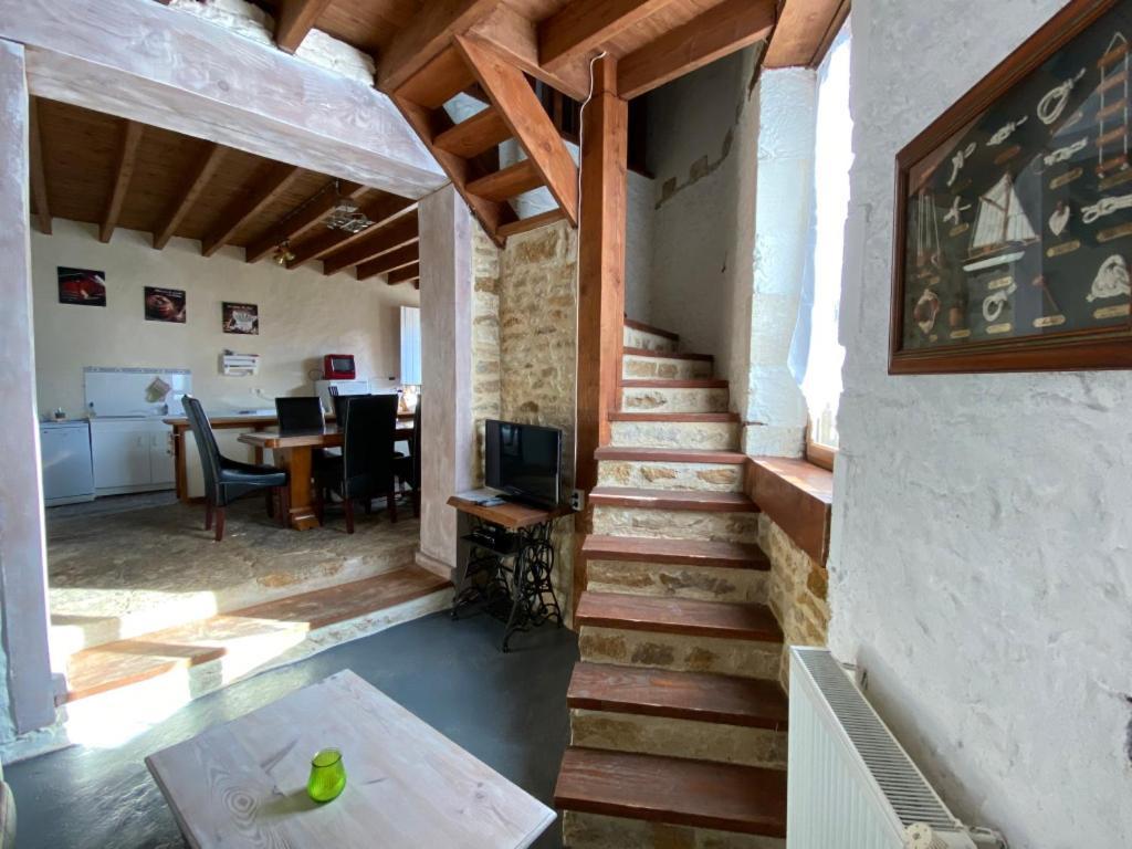 Holiday Home La Brijopa Bazoges-en-Pareds Ngoại thất bức ảnh